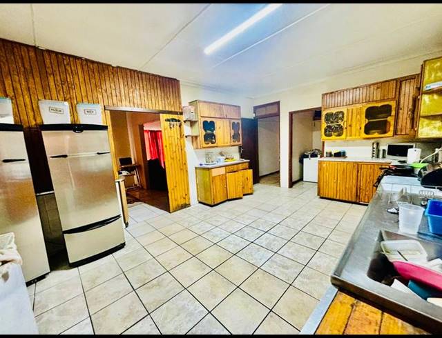 3 BEDROOM HOUSE FOR SALE IN VANDERBIJLPARK CE 2